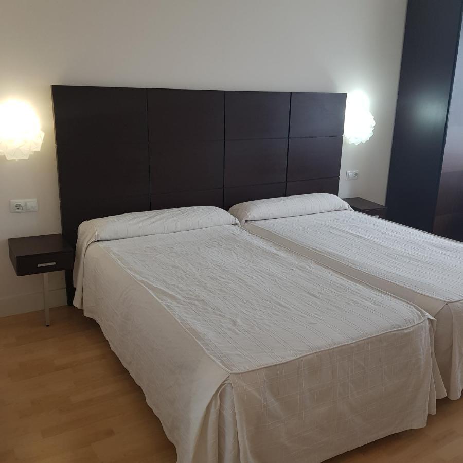 Hotel Puerta De La Serrania Лірія Екстер'єр фото
