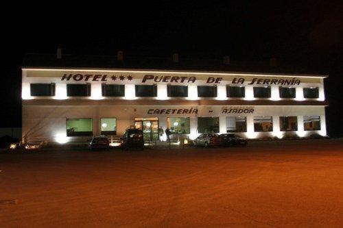 Hotel Puerta De La Serrania Лірія Екстер'єр фото
