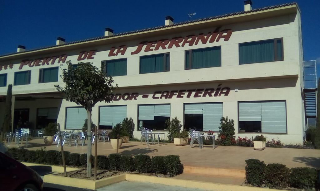 Hotel Puerta De La Serrania Лірія Екстер'єр фото