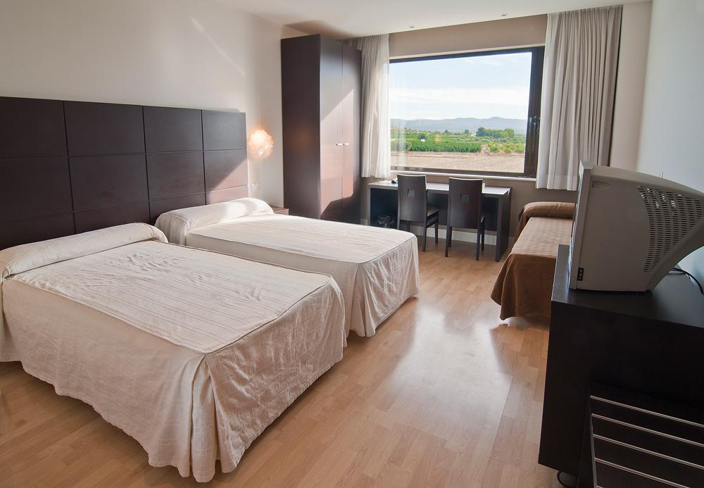 Hotel Puerta De La Serrania Лірія Екстер'єр фото